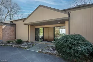 235 Mountainside Rd, Mendham Township, NJ 07945 - Photo 4
