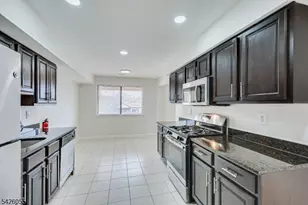 1314 Edison Glen Terrace, Edison, NJ 08837 - Photo 10