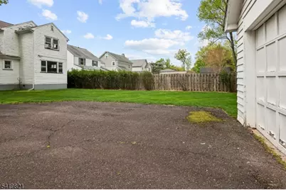 1089 Field Ave, Plainfield, NJ 07060 - Photo 4