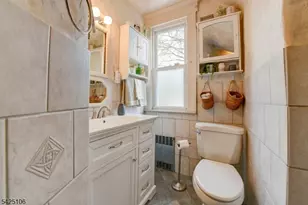 157 Berwyn St, Roselle Park, NJ 07204 - Photo 20
