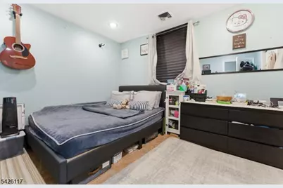 270 Westervelt Pl, Lodi, NJ 07644 - Photo 10