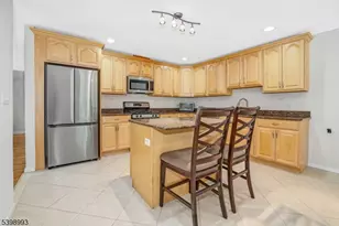 4 Maple Ave, Waldwick, NJ 07463 - Photo 8