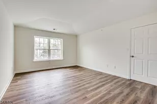 1233 Waterford Dr, Edison, NJ 08817 - Photo 18