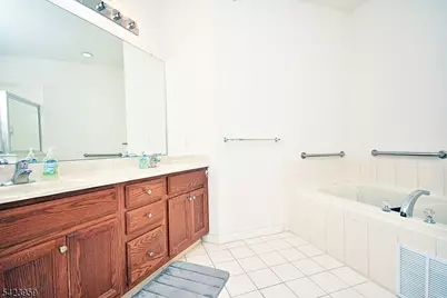2304 Courtney Ln #2304, Franklin Township, NJ 08873 - Photo 20