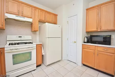 2304 Courtney Ln #2304, Franklin Township, NJ 08873 - Photo 6