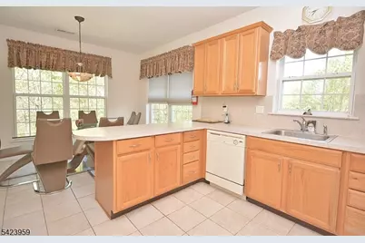 2304 Courtney Ln #2304, Franklin Township, NJ 08873 - Photo 8