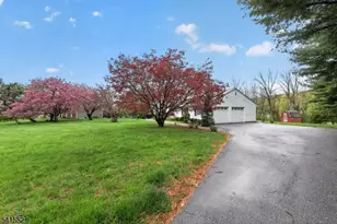 8 Telfer Dr, Vernon, NJ 07418 - Photo 2