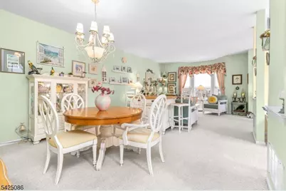 20 Chesterfield Ct, Raritan Township, NJ 08822 - Photo 8