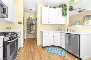 20 Chesterfield Ct, Raritan Township, NJ 08822 - Photo 18