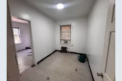 321 S 5th St, Elizabeth, NJ 07206 - Photo 10