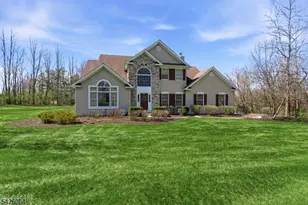 203 Lauren Way, Greenwich Township, NJ 08804 - Photo 2