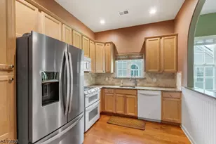 579 Edward St, Lopatcong Township, NJ 08865 - Photo 6