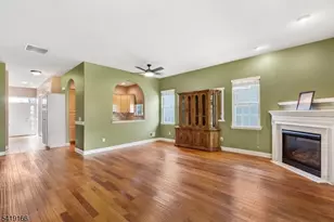 579 Edward St, Lopatcong Township, NJ 08865 - Photo 4