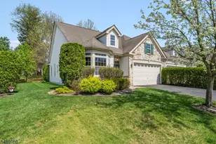 579 Edward St, Lopatcong Township, NJ 08865 - Photo 2