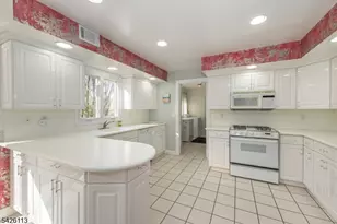 29 Radcliffe Dr, Roxbury Township, NJ 07876 - Photo 8