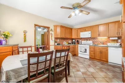 172 Chestnut St, Newark, NJ 07105 - Photo 6