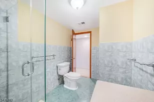 172 Chestnut St, Newark, NJ 07105 - Photo 30