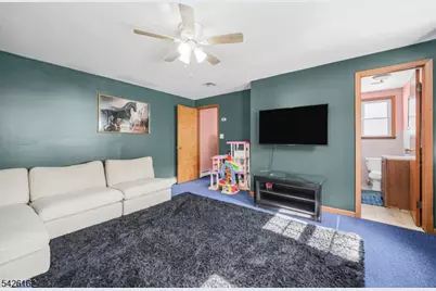 172 Chestnut St, Newark, NJ 07105 - Photo 16