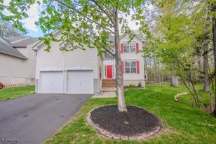 23 Huntley Way, Bridgewater, NJ 08807 - Photo 2