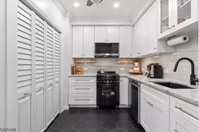 91 Coles St #1, Jersey City, NJ 07302 - Photo 1