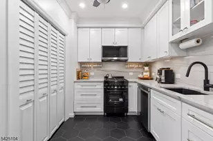91 Coles St, Jersey City, NJ 07302 - Photo 1
