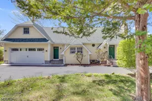 41 Lakewood Dr, Mountain Lakes, NJ 07046 - Photo 2