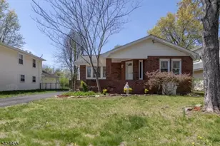 124 Chestnut St, Bridgewater, NJ 08807 - Photo 2