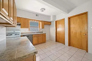 341 Rosehill Pl, Elizabeth, NJ 07202 - Photo 14