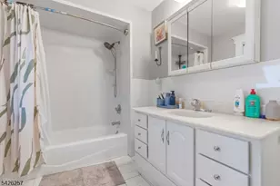 185 Washington Ave, Hawthorne, NJ 07506 - Photo 18