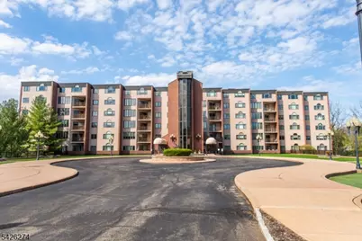 1360 Hamburg Tpke Unit #402, Wayne, NJ 07470 - Photo 1