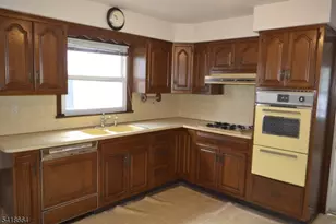 43 First St, Raritan, NJ 08869 - Photo 10