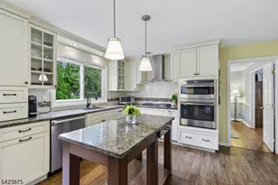 7 Blazure Dr, Bernardsville, NJ 07924 - Photo 10