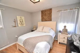 15 Cross St, Dover, NJ 07801 - Photo 8