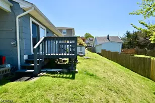 15 Cross St, Dover, NJ 07801 - Photo 12