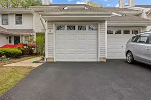 8 Tall Oaks Ct, Sayreville Boro, NJ 08859 - Photo 2