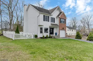 220 3rd St, Green Brook Township, NJ 08812 - Photo 2