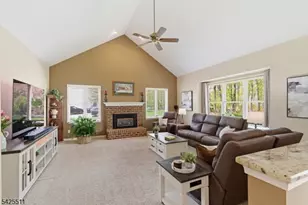 11 Wyckoff Dr, Union Township, NJ 08867 - Photo 2