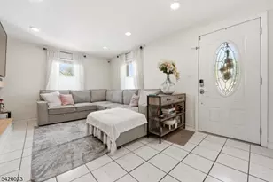417 Brooklawn Ave, Roselle, NJ 07203 - Photo 4