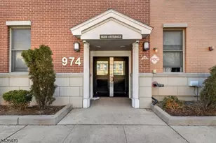 974 Summit Ave, Jersey City, NJ 07307 - Photo 4