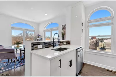 974 Summit Ave #401, Jersey City, NJ 07307 - Photo 16
