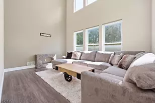 15 Aspen Ct, Hardyston Township, NJ 07419 - Photo 2