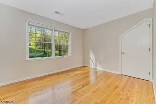 15 White Oak Dr, Union Township, NJ 08802 - Photo 18