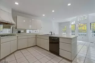 126 Worcester Drive, Wayne Twp., NJ 07470 - Photo 14