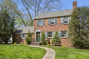 4 Indian Spring Rd, Cranford Township, NJ 07016 - Photo 2