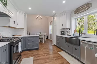 16 Crest Dr, Washington Township, NJ 07853 - Photo 8