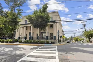 28 Center St, Clinton, NJ 08809 - Photo 2