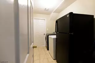 193 Renner Ave, Newark, NJ 07112 - Photo 16