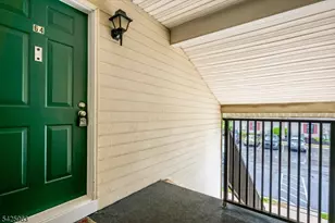 64 Taylor Dr, Franklin Township, NJ 08823 - Photo 4