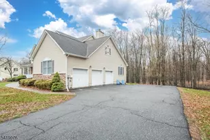 1240 S Beverwyck Rd, Parsippany, NJ 07054 - Photo 24