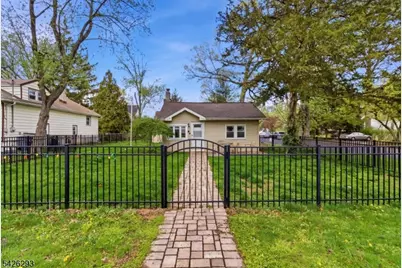 86 Hiawatha Blvd, Parsippany, NJ 07034 - Photo 1